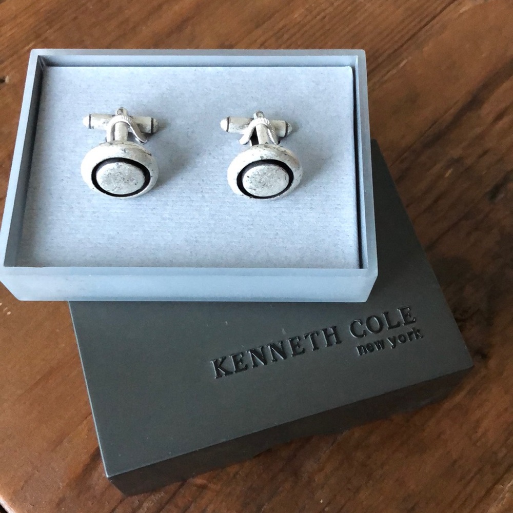 Brand new Kenneth Cole New York cuff links